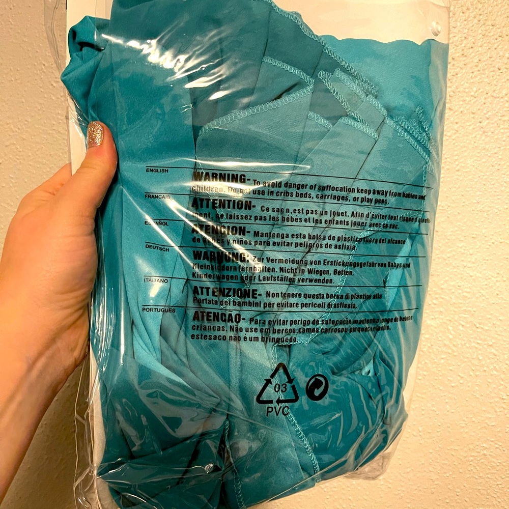 New never worn- only opened - Picture 2 of 2
